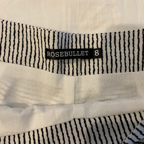 ROSE BULLET LF STRIPPED FLOWY DRESS SHORTS - Picture 4 of 4